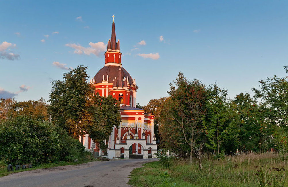 Никольская церковь в деревне Царево по дороге в Красноармейск